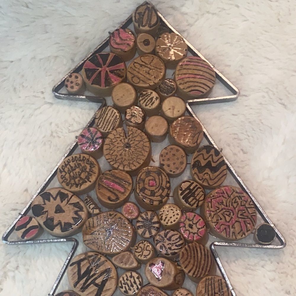 Deb Peters Christmas 🎄 Tree! - Picture 4 of 5
